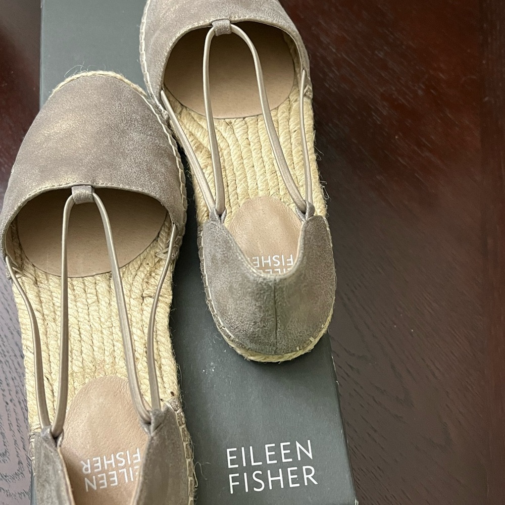 PLATINUM METALLIC SUEDE, SANDAL, NEW.